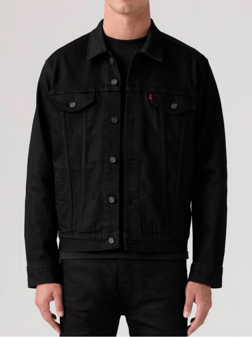 LEVI’S black denim trucker jacket